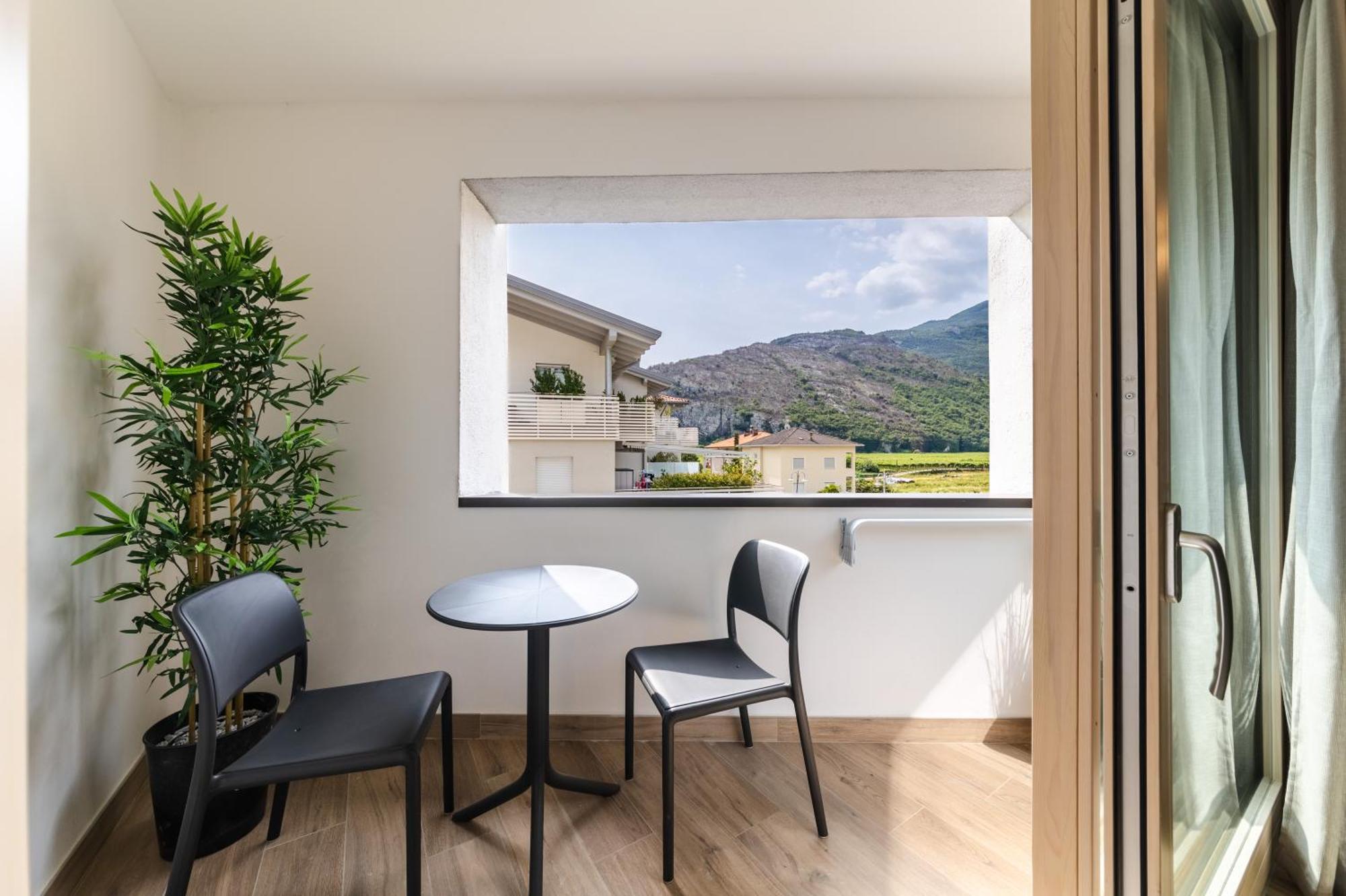 Boutique Apartments By Annalisa Torbole Sul Garda Екстер'єр фото