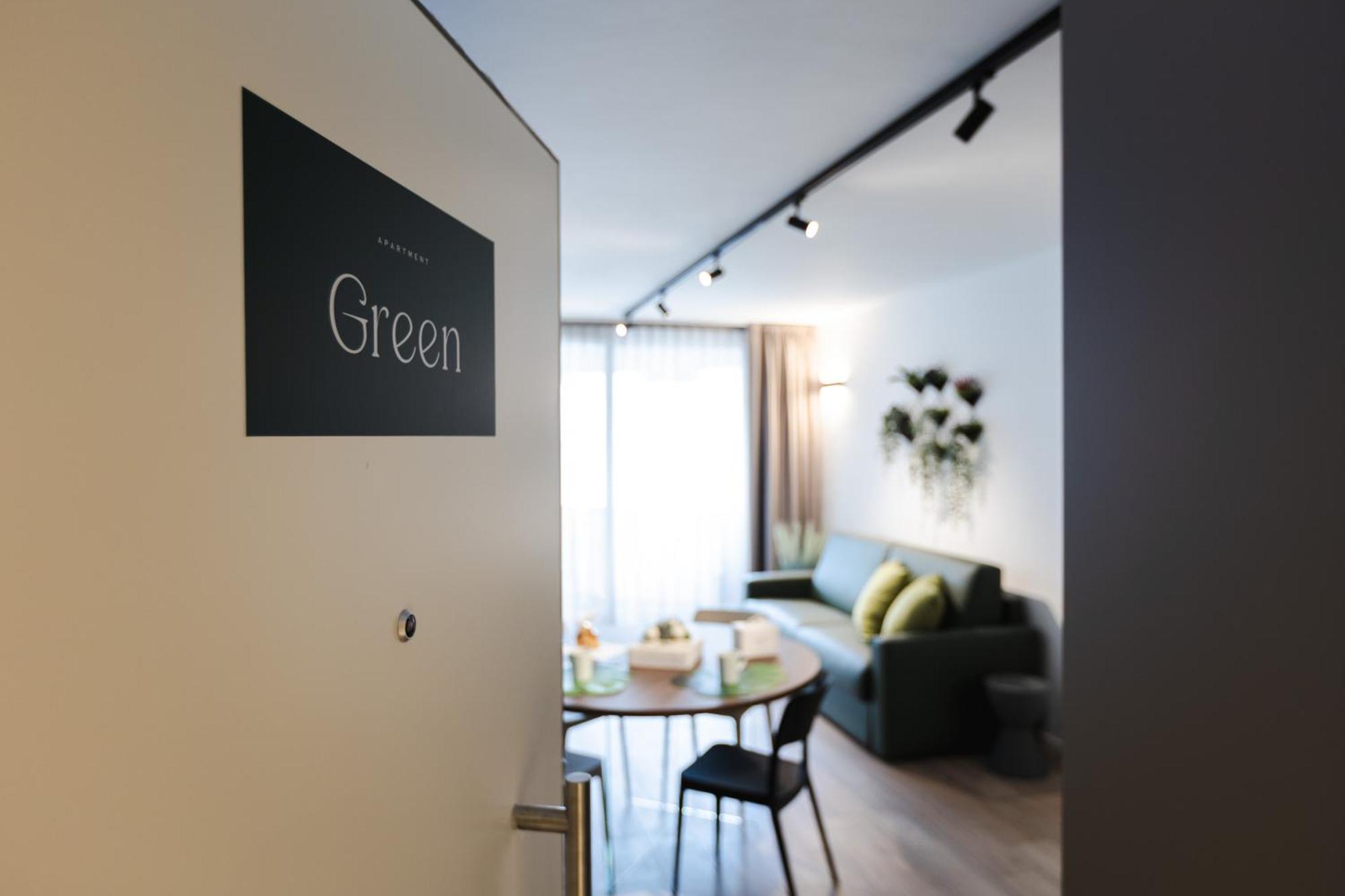 Boutique Apartments By Annalisa Torbole Sul Garda Екстер'єр фото