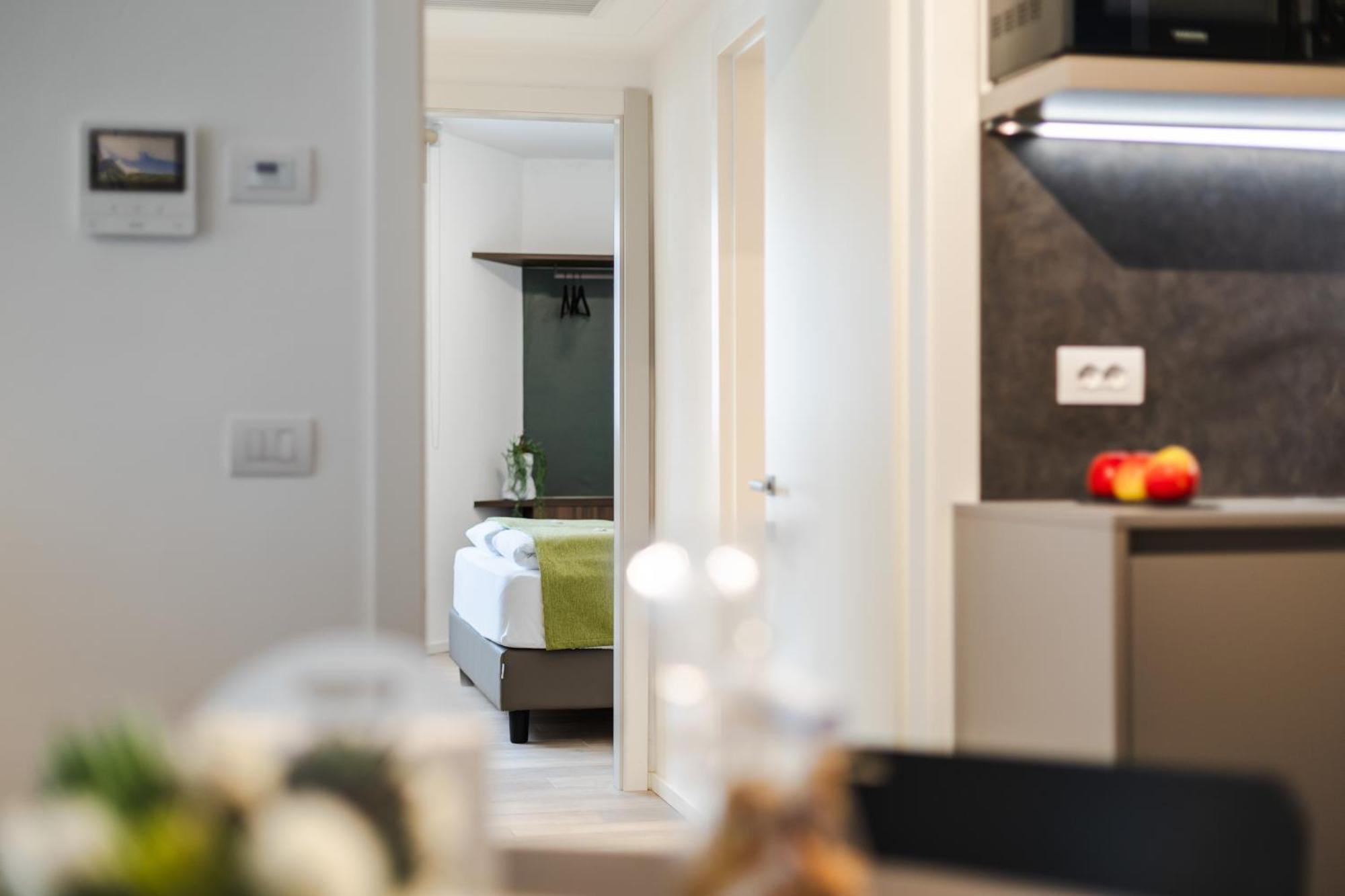Boutique Apartments By Annalisa Torbole Sul Garda Екстер'єр фото
