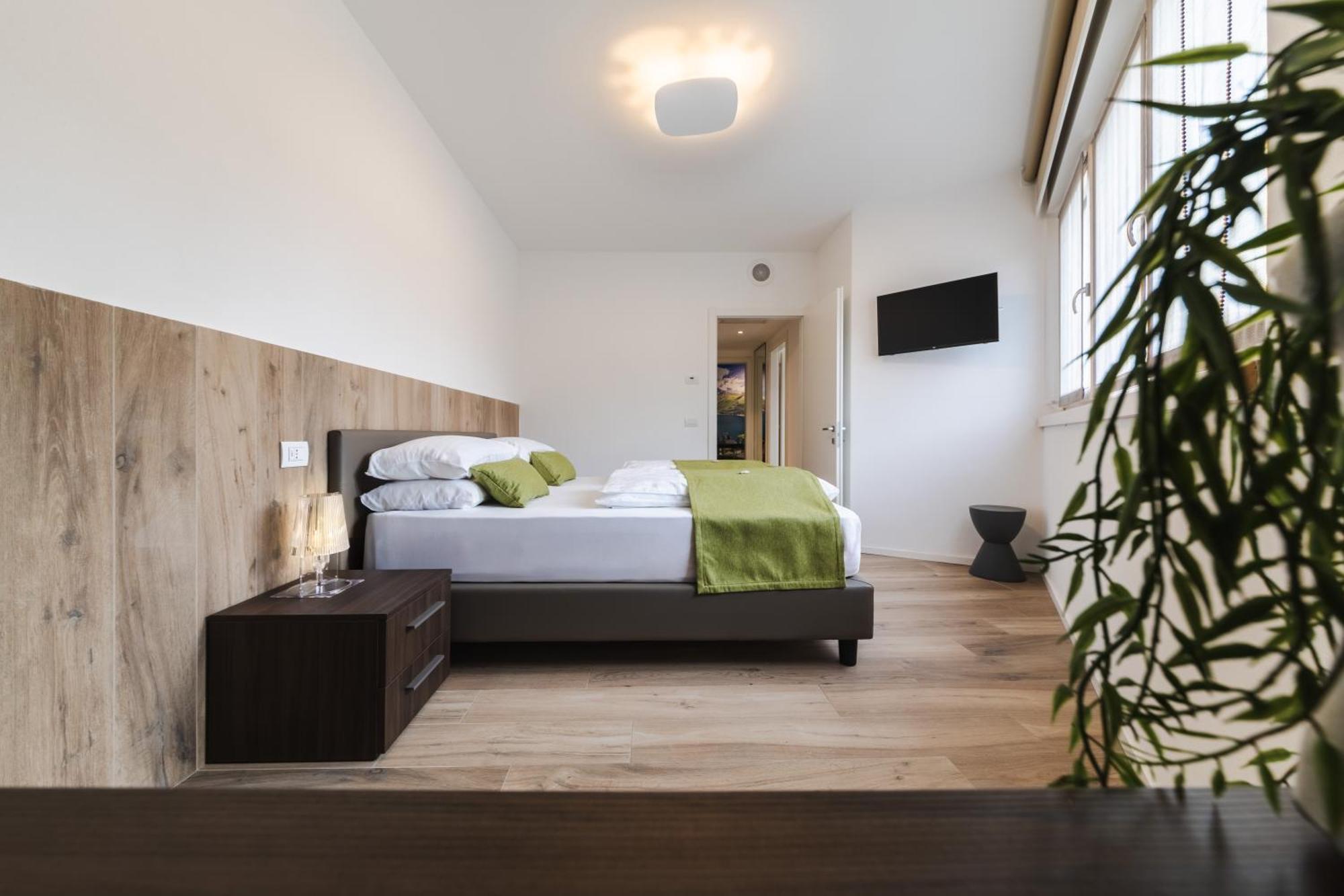 Boutique Apartments By Annalisa Torbole Sul Garda Екстер'єр фото
