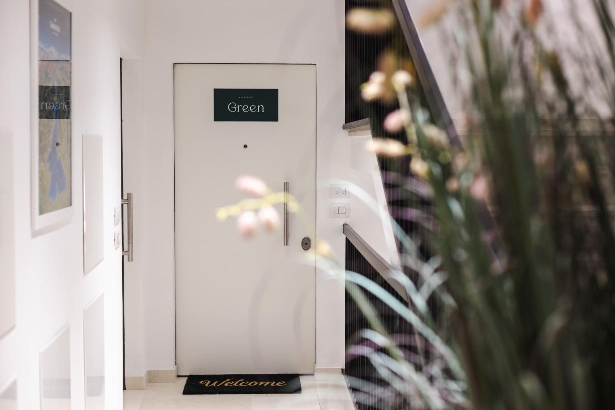 Boutique Apartments By Annalisa Torbole Sul Garda Екстер'єр фото